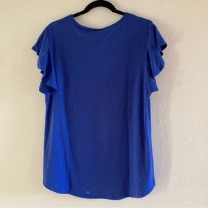 Beautiful short sleeve blouse.